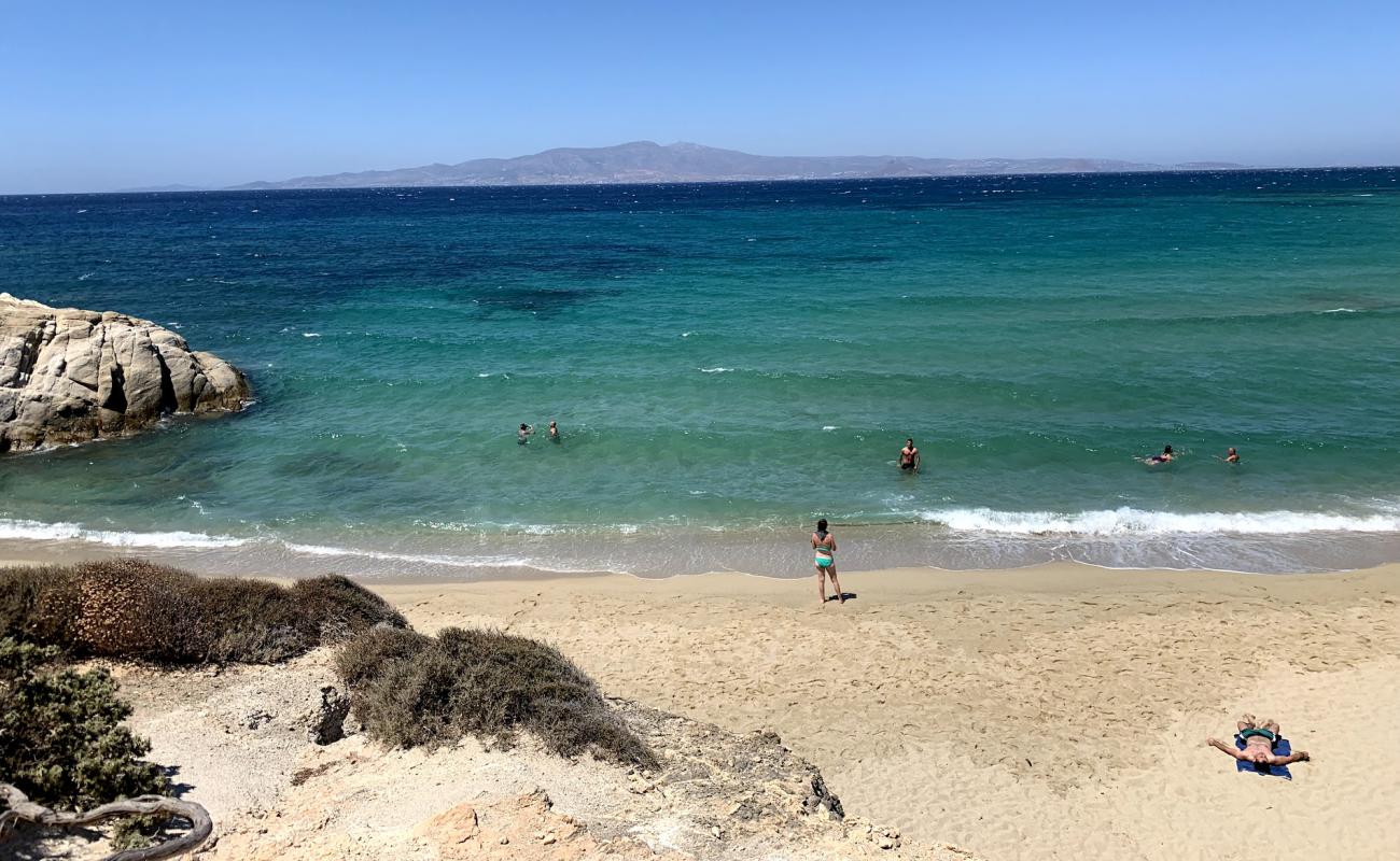 Hawaii Plajı'in fotoğrafı parlak ince kum yüzey ile