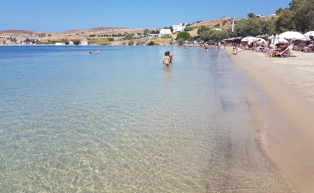 Livadia beach'in fotoğrafı parlak kum yüzey ile