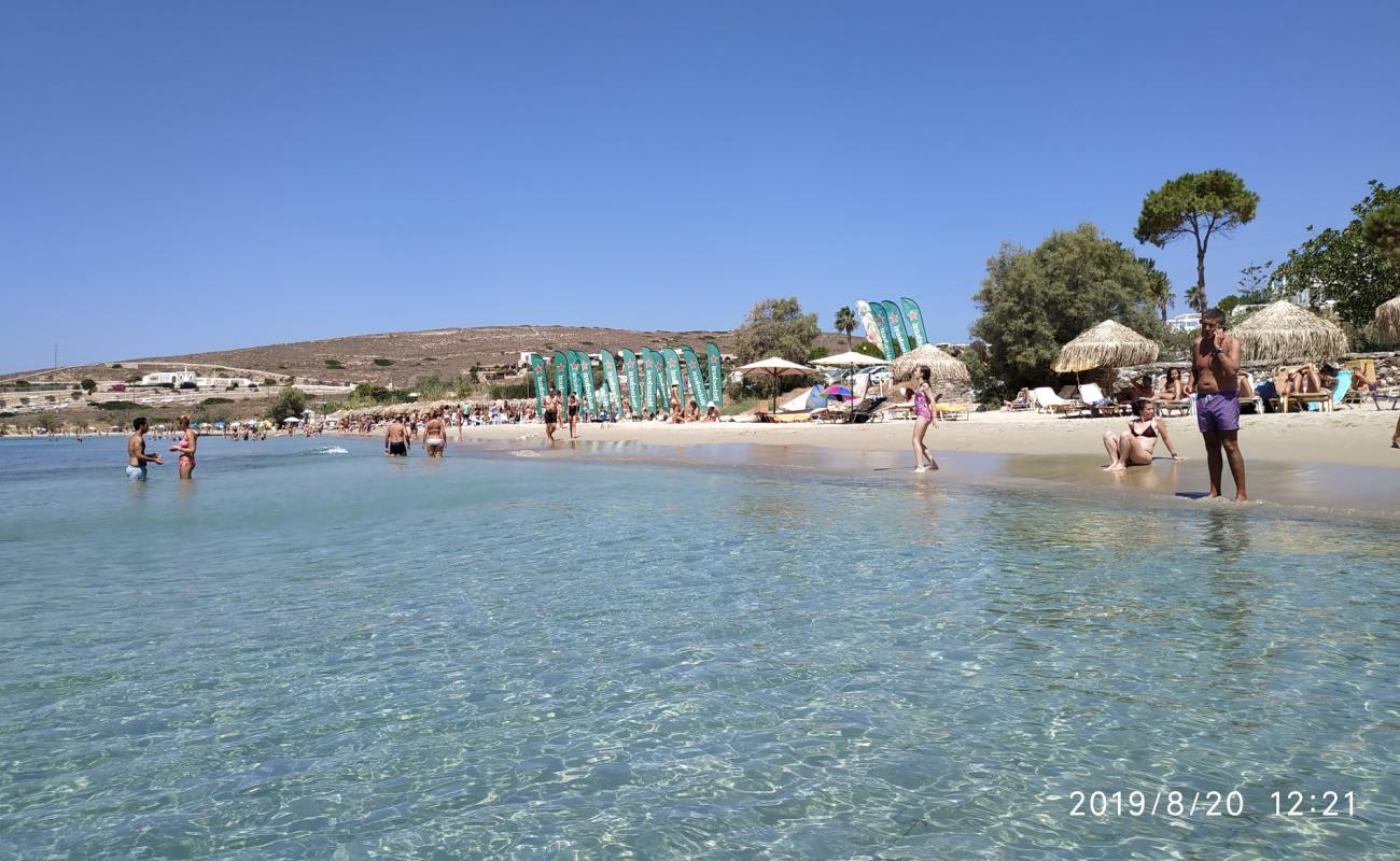 Krios beach II'in fotoğrafı i̇nce bej kum yüzey ile