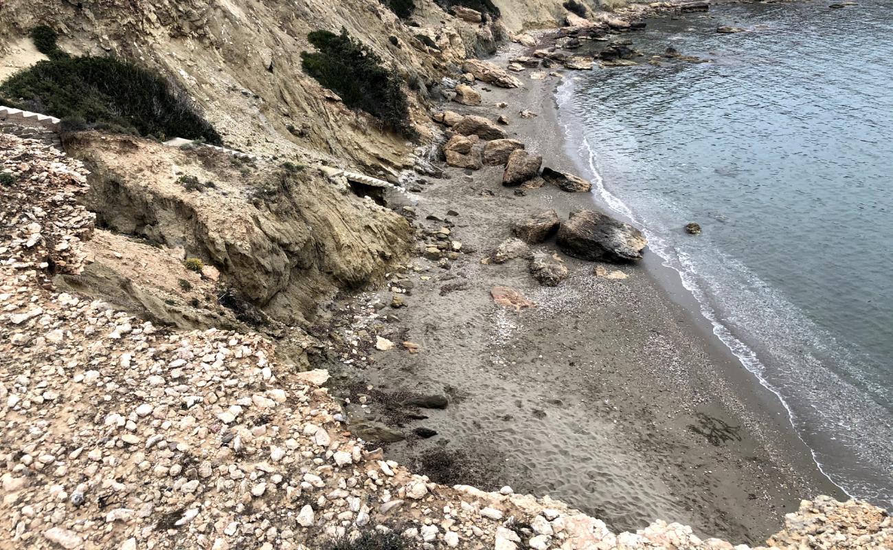Skalakia beach'in fotoğrafı gri kum ve çakıllar yüzey ile
