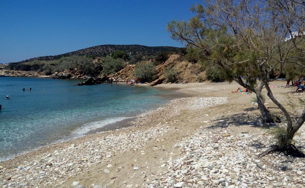 Glyfa beach'in fotoğrafı parlak kum yüzey ile