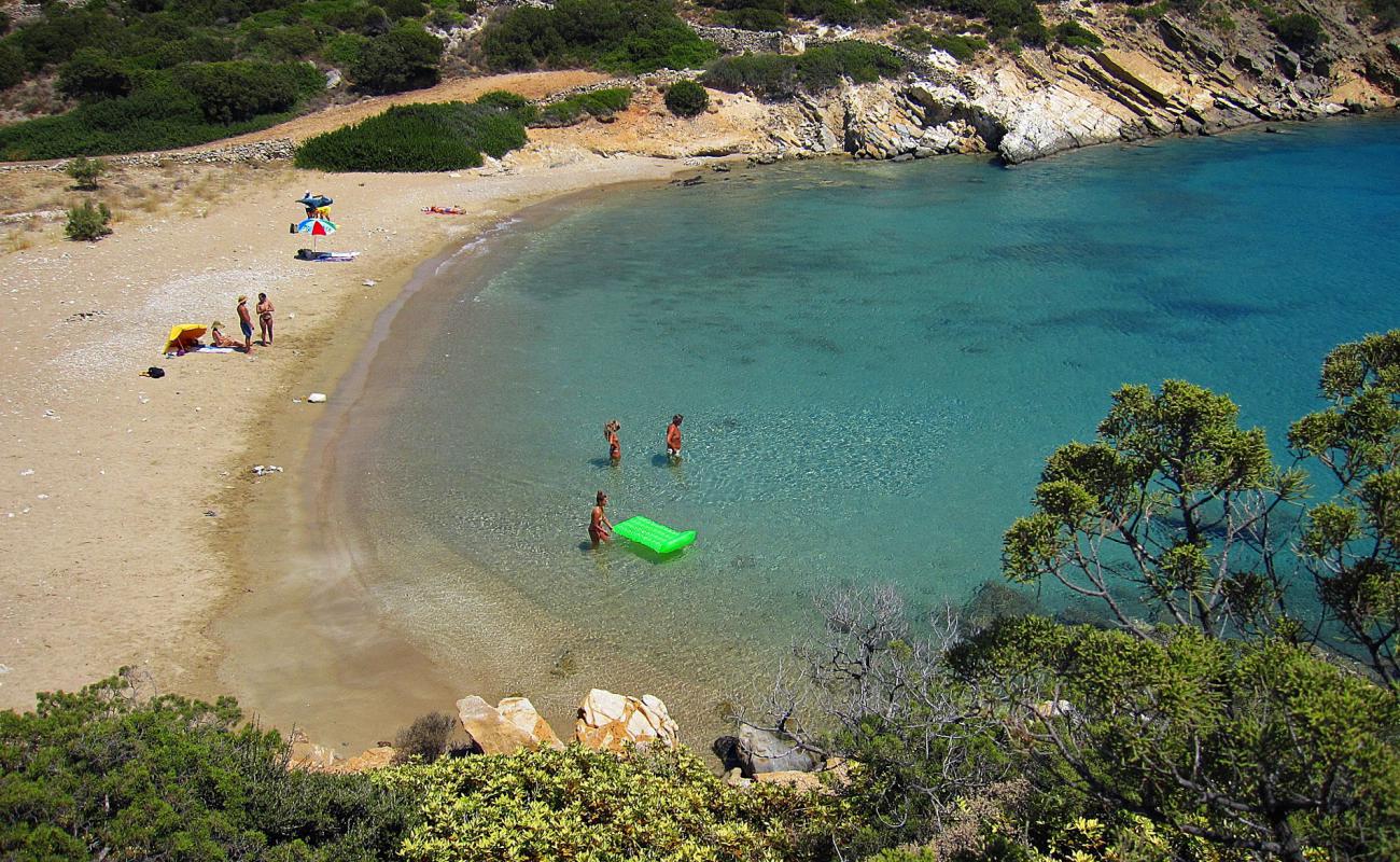 Tripiti beach 2'in fotoğrafı açık bej kum yüzey ile