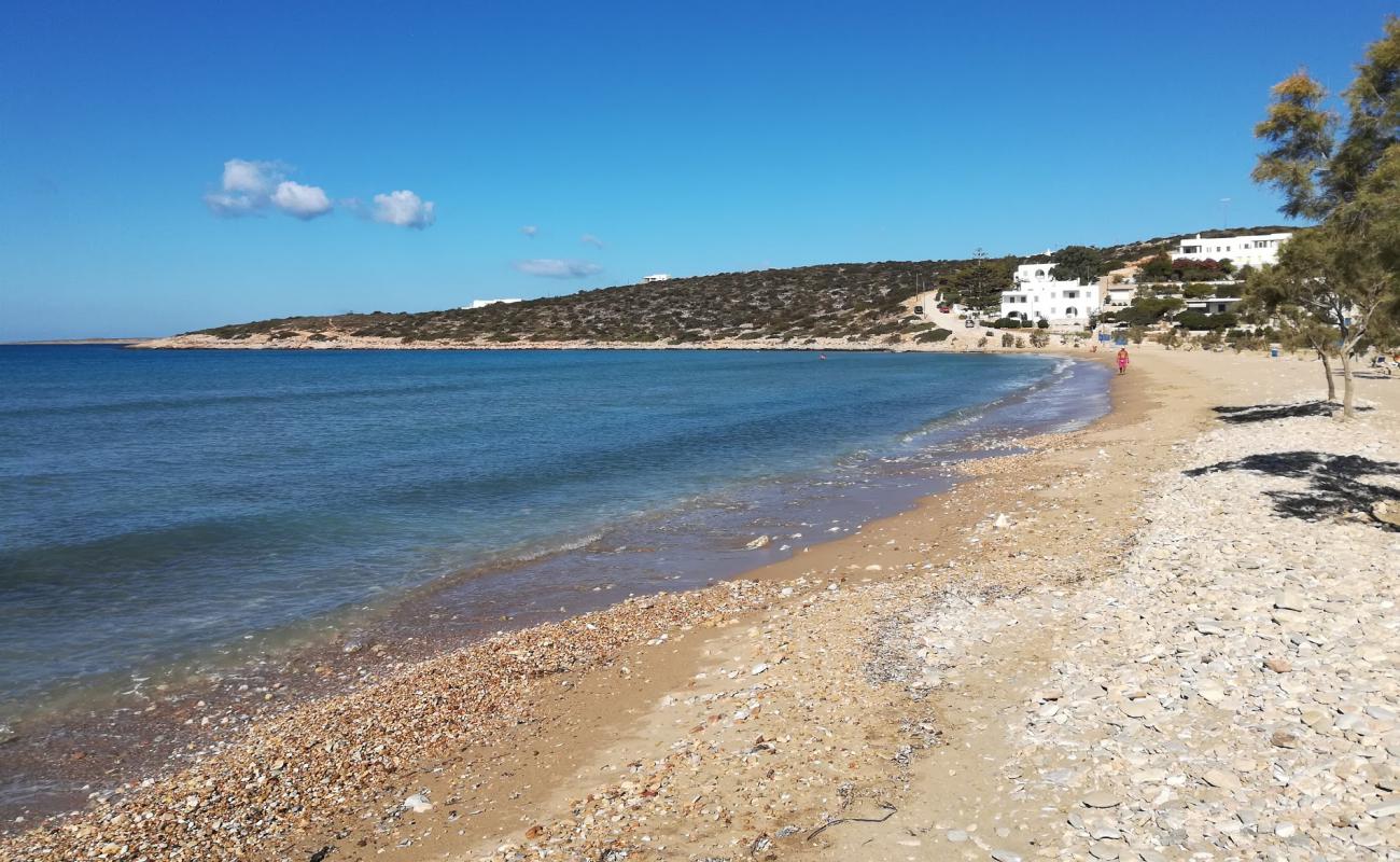 Agios Nikolaos beach'in fotoğrafı bej kum ve çakıl yüzey ile