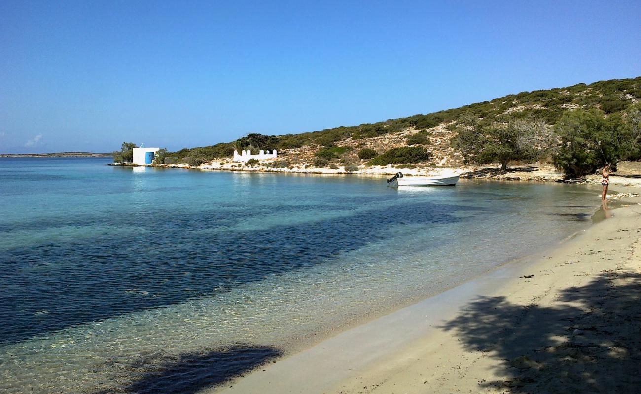 Agia Irini Plajı'in fotoğrafı i̇nce bej kum yüzey ile