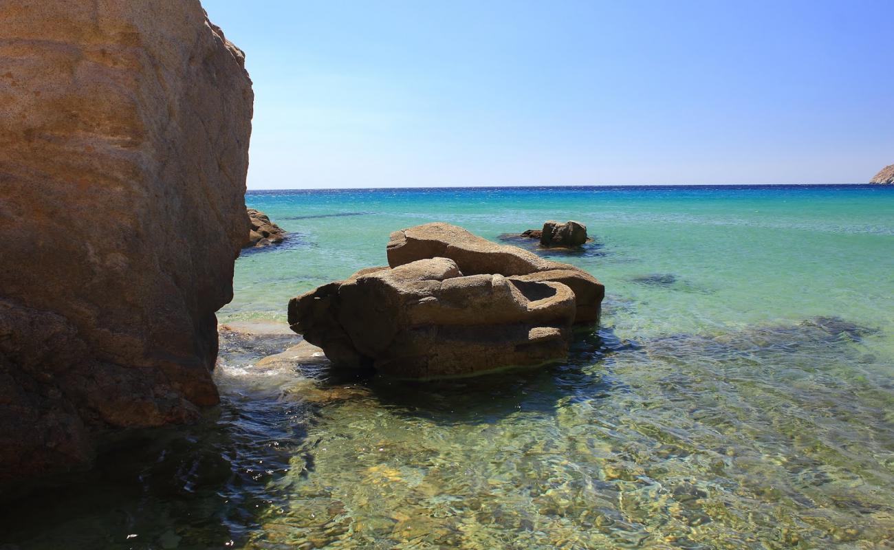 Kalo Ampeli II'in fotoğrafı bej kum ve çakıl yüzey ile