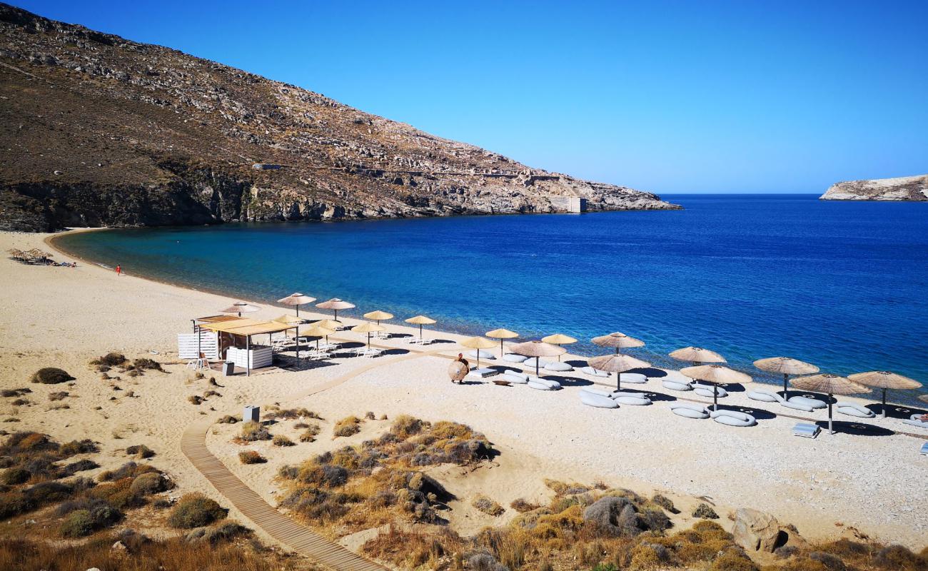 Vagia beach'in fotoğrafı açık bej kum yüzey ile
