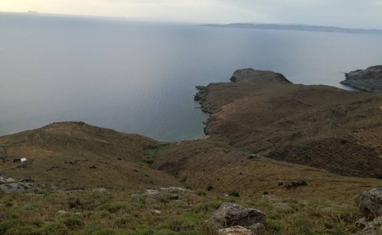 Karavas beach II'in fotoğrafı gri kum ve çakıllar yüzey ile