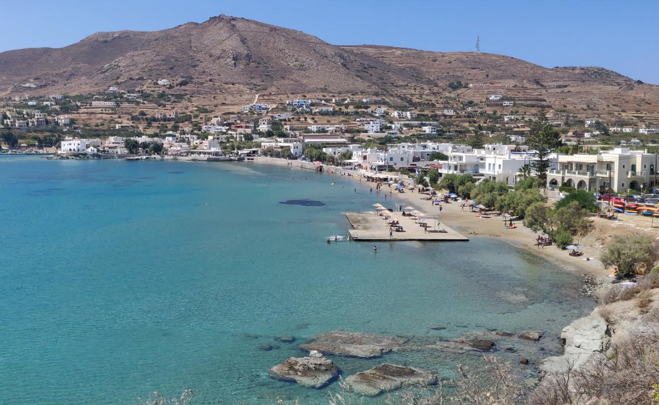 Paralia Finikas'in fotoğrafı açık bej kum yüzey ile