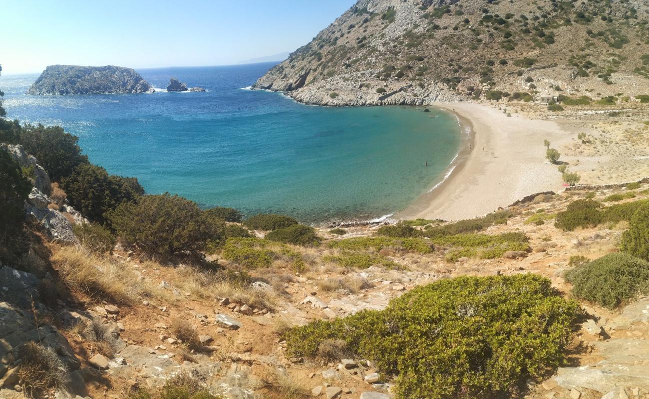 Varvarousa'in fotoğrafı açık bej kum yüzey ile
