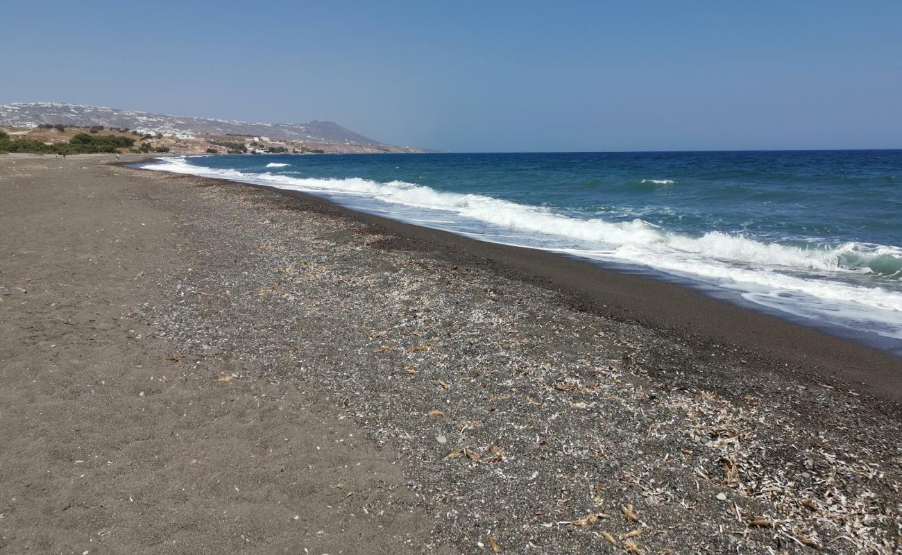 Paralia Monolithos'in fotoğrafı siyah ince çakıl taş yüzey ile