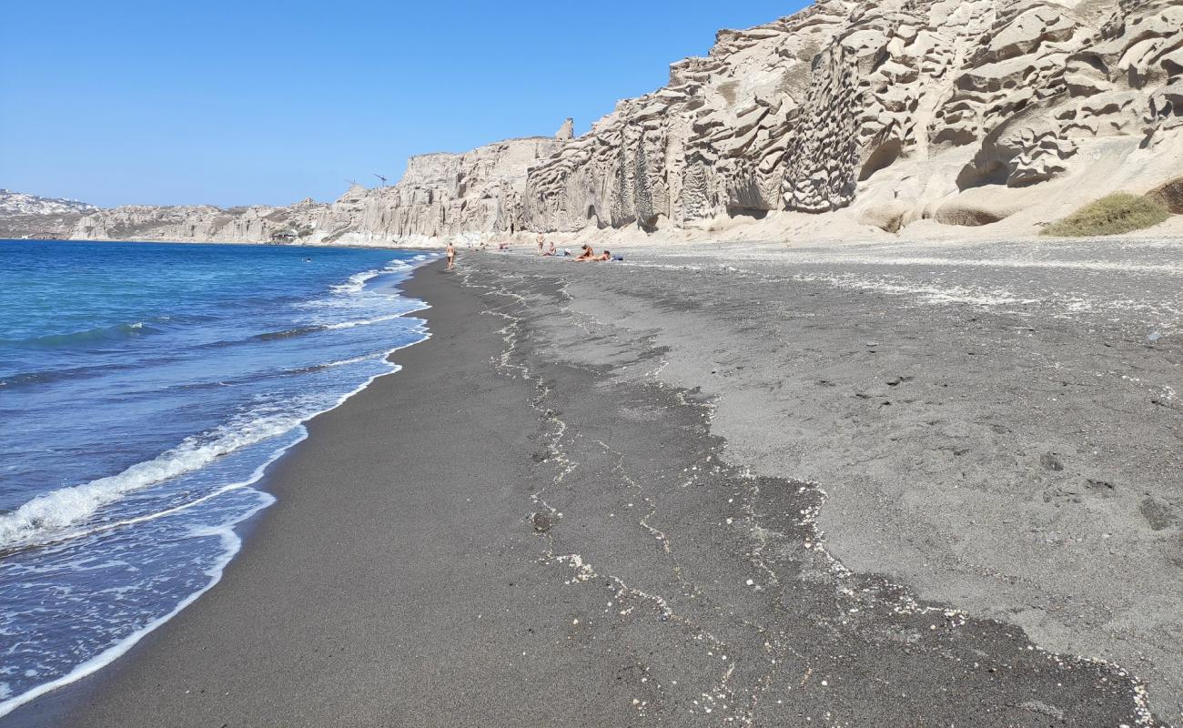 Paralia Vlichada'in fotoğrafı gri kum ve çakıllar yüzey ile