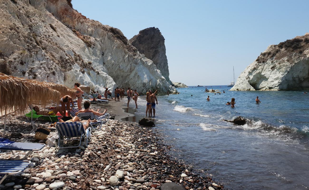 White beach'in fotoğrafı bej çakıl yüzey ile