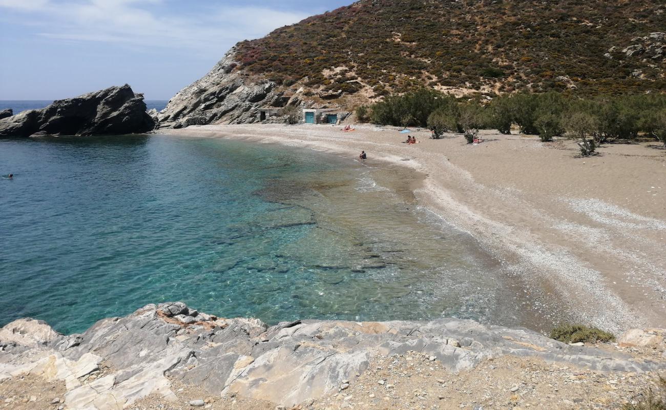 Agios Nikolaos'in fotoğrafı hafif ince çakıl taş yüzey ile