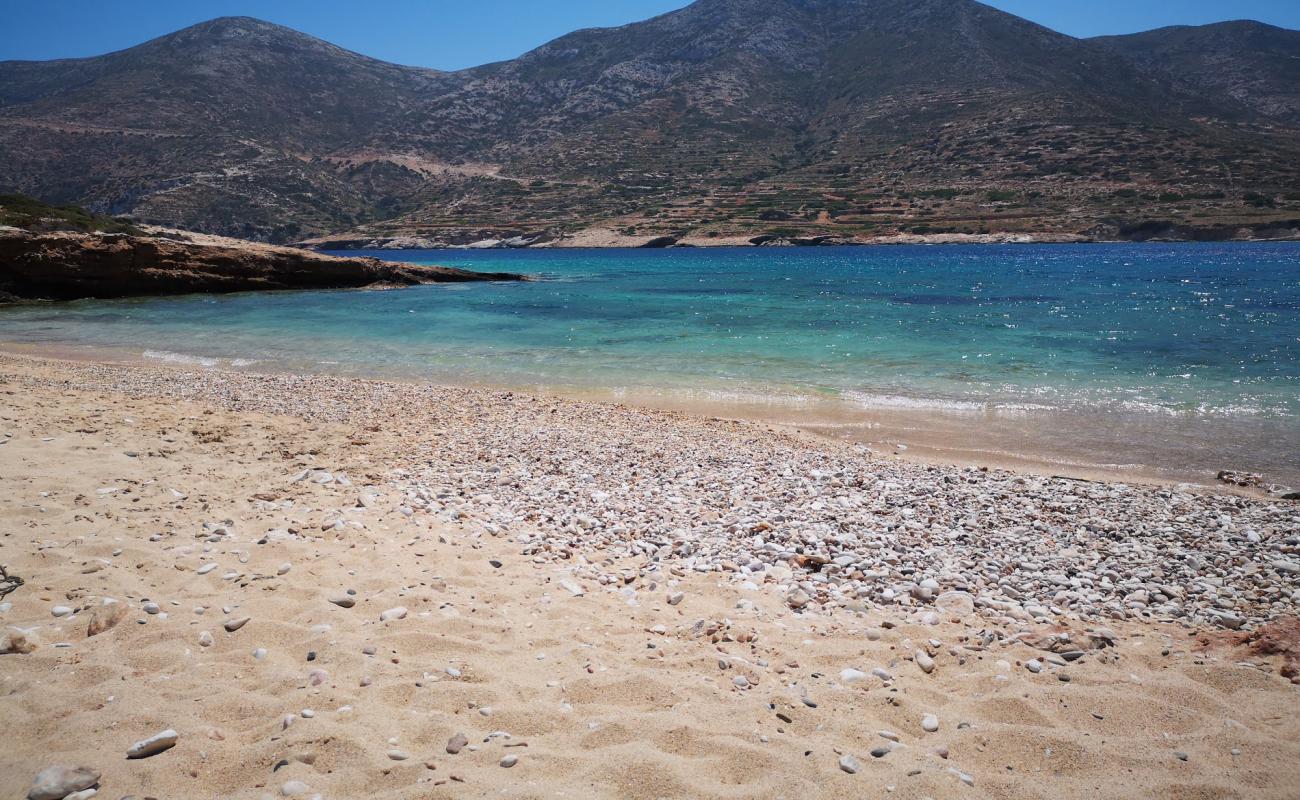 Trypiti beach'in fotoğrafı parlak kum yüzey ile