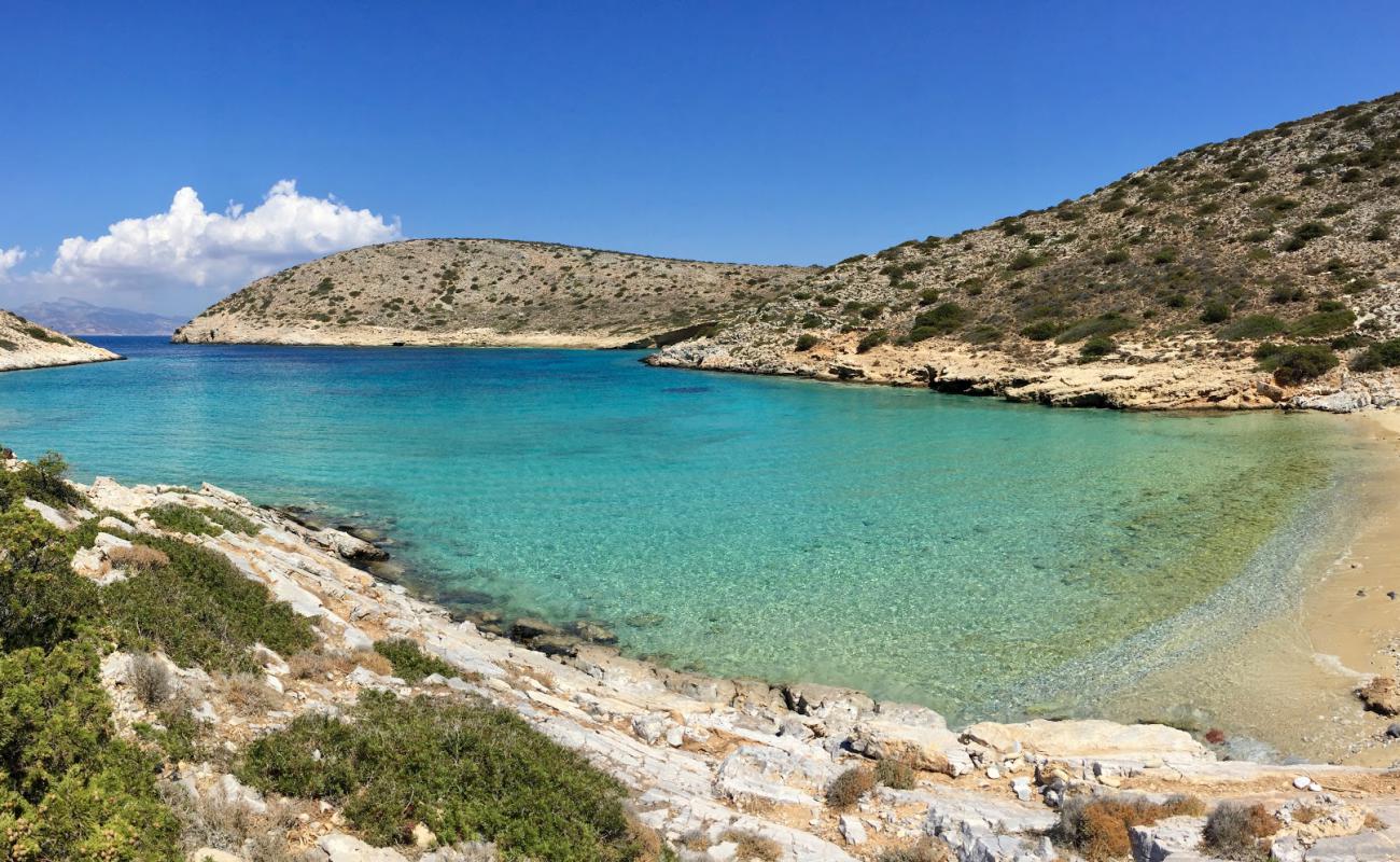 Paralia Vorini'in fotoğrafı bej kum ve kayalar yüzey ile