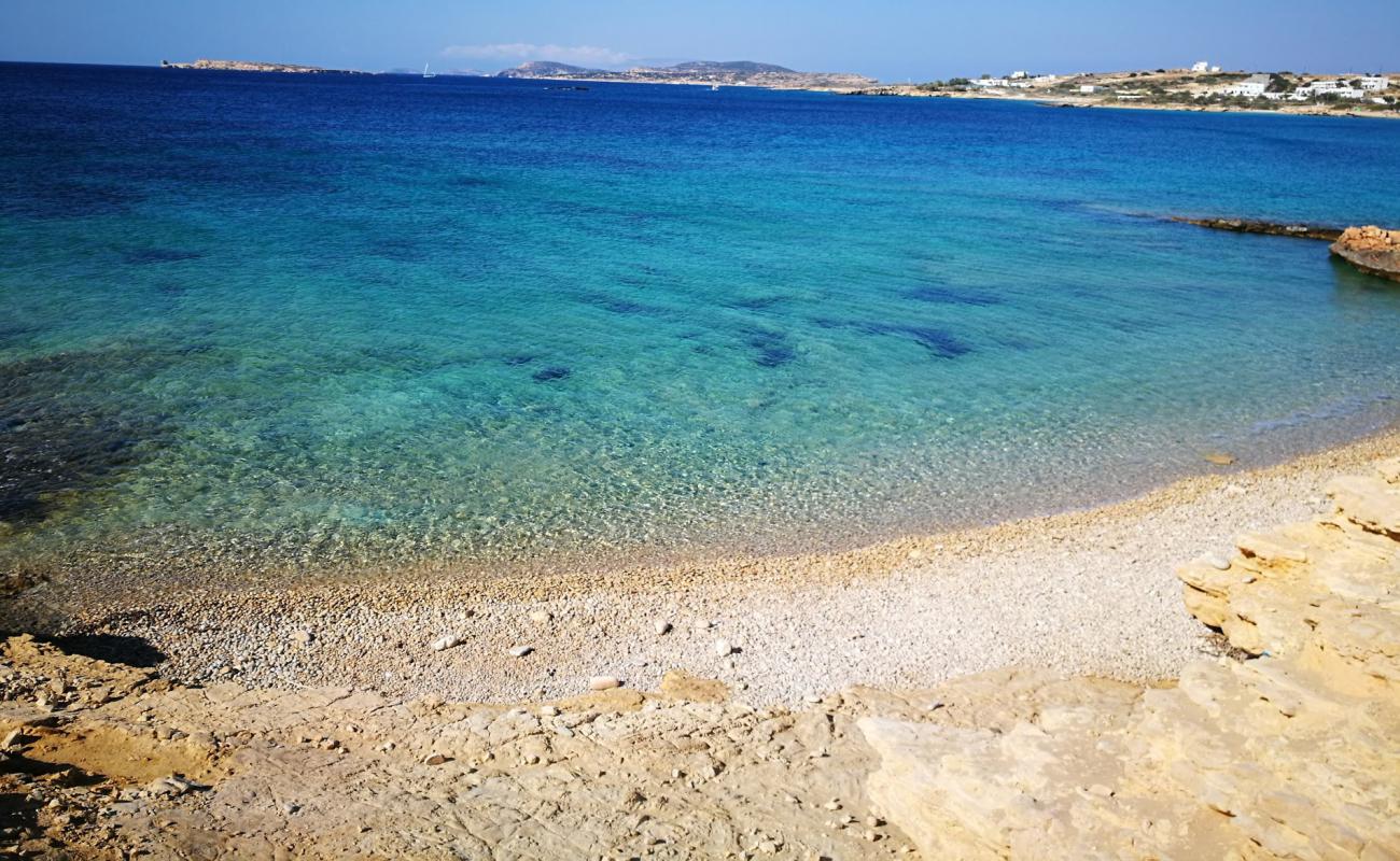 Alejandra beach'in fotoğrafı hafif çakıl yüzey ile