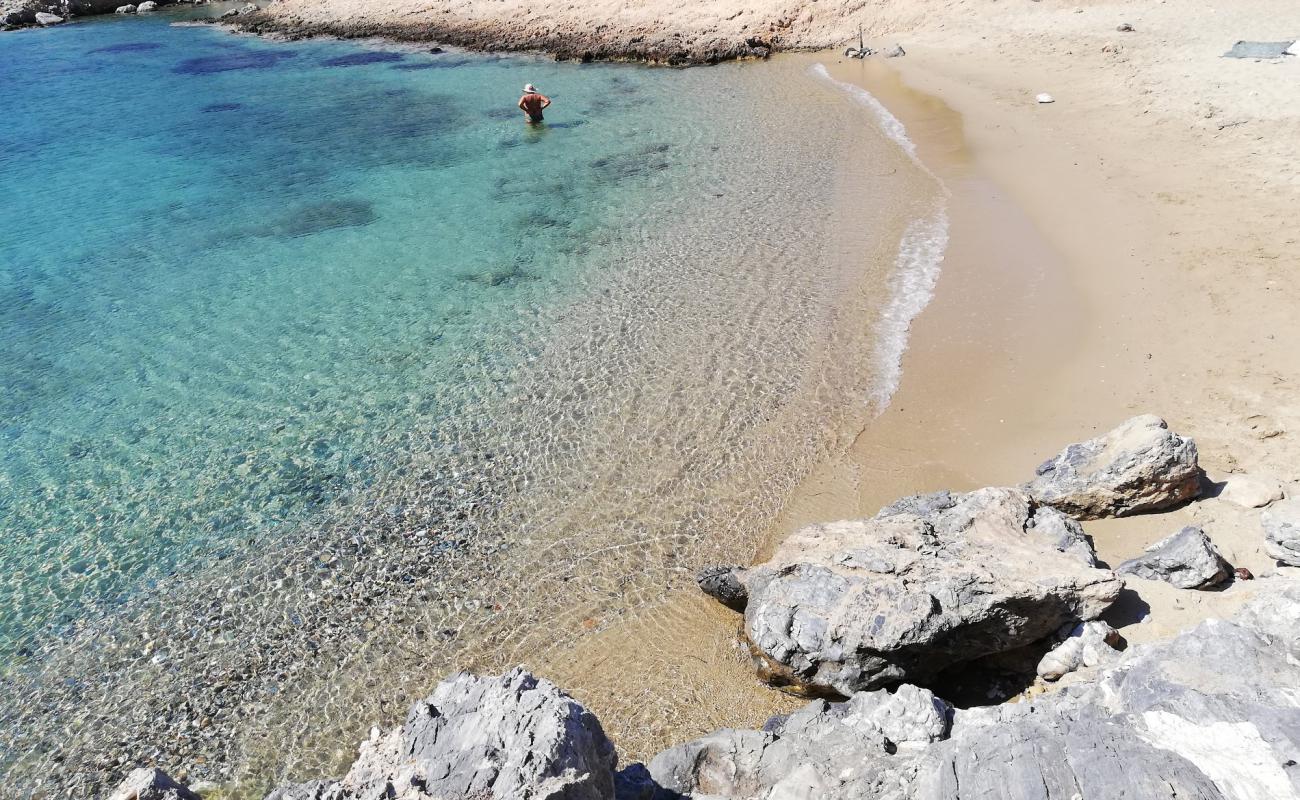 Gerolimionas beach'in fotoğrafı açık bej kum yüzey ile