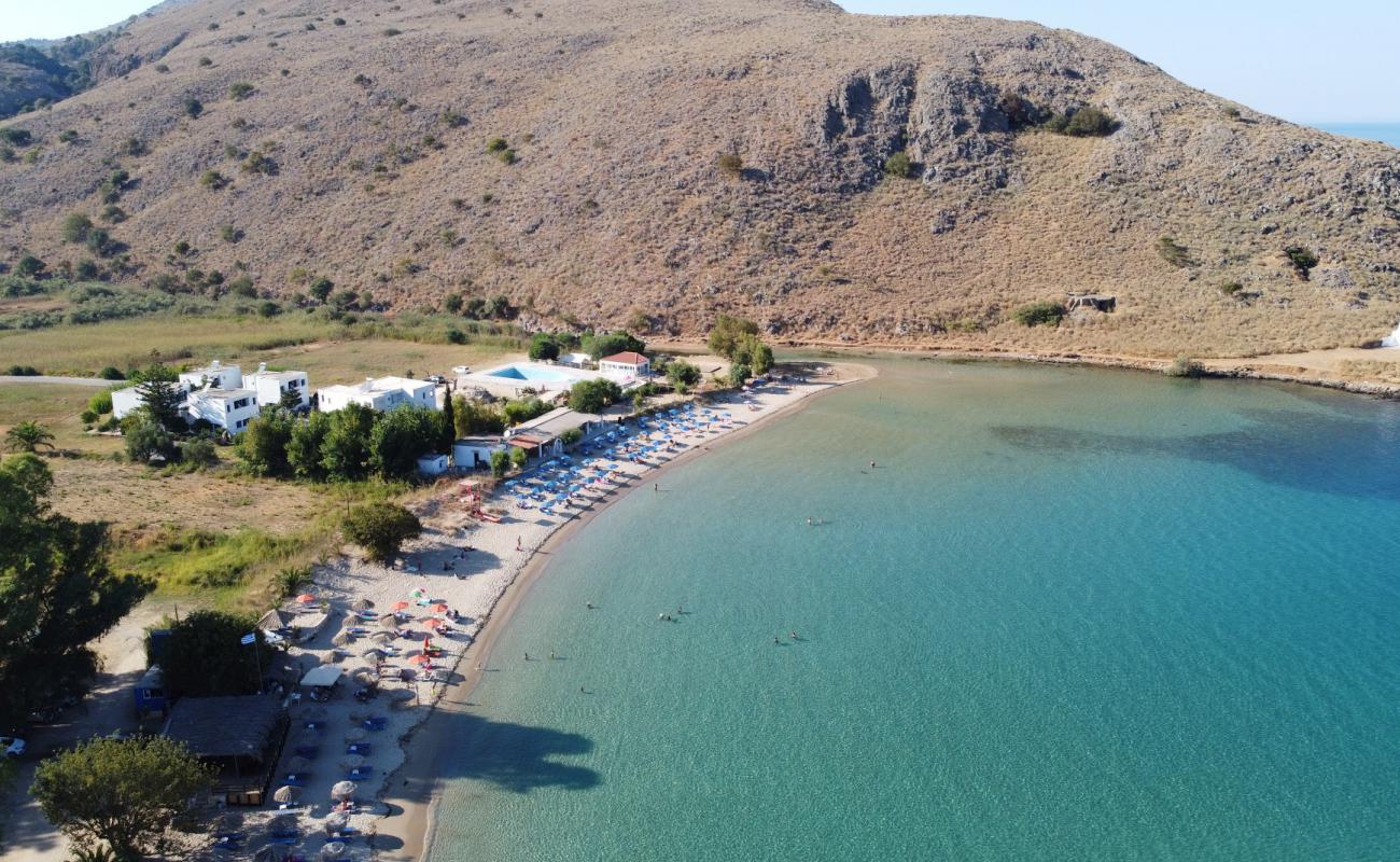 Kalyvaki Plajı'in fotoğrafı i̇nce bej kum yüzey ile