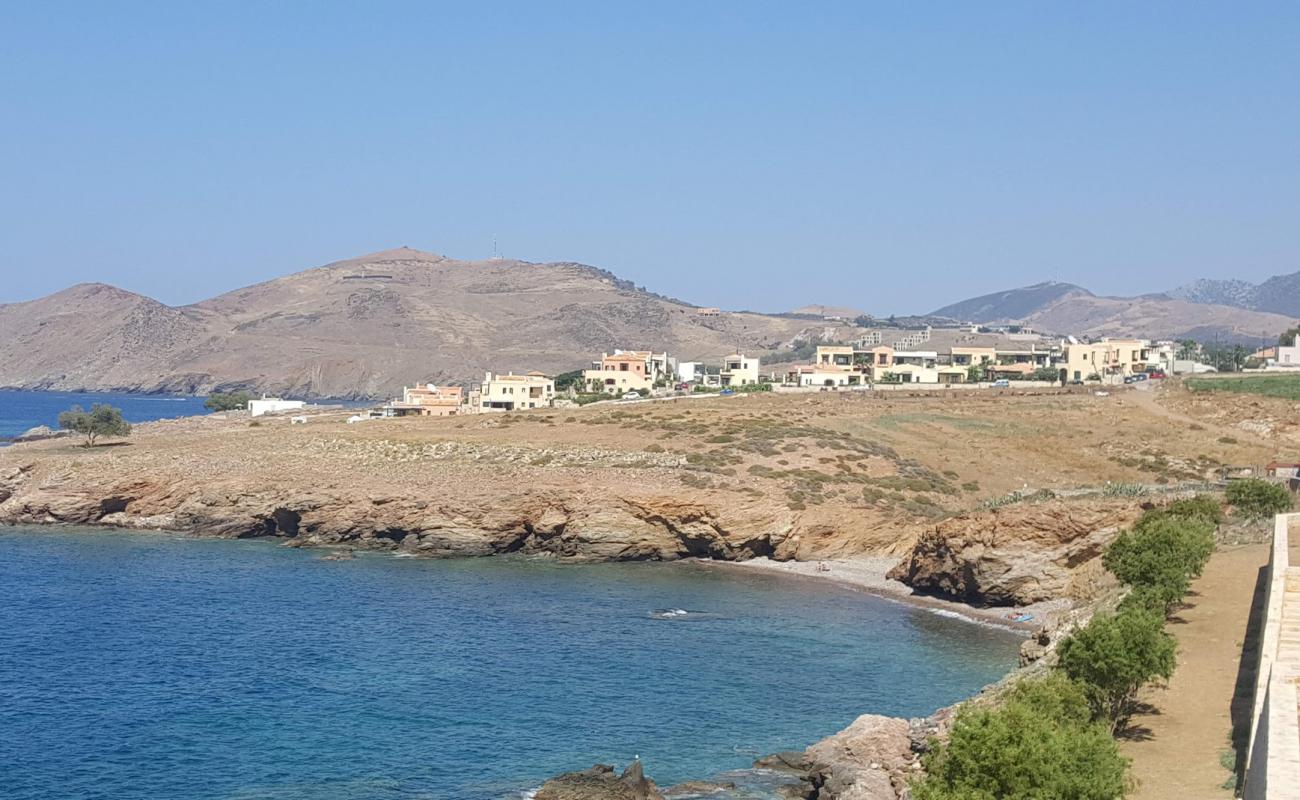 Panormos beach'in fotoğrafı bej çakıl yüzey ile