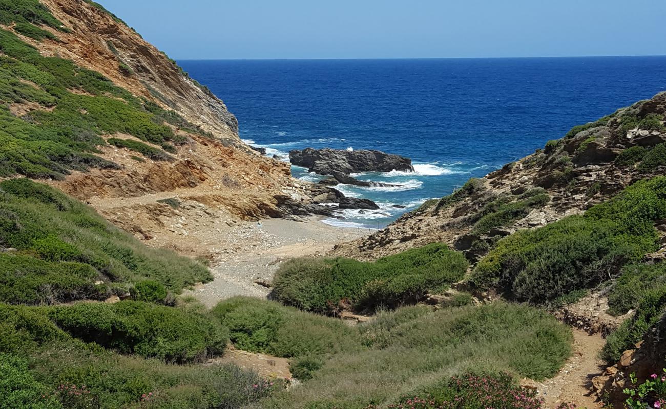 Beach Agios Nikolaos'in fotoğrafı gri çakıl taşı yüzey ile