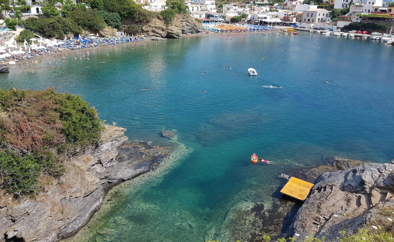 Bali Beach'in fotoğrafı kahverengi kum yüzey ile