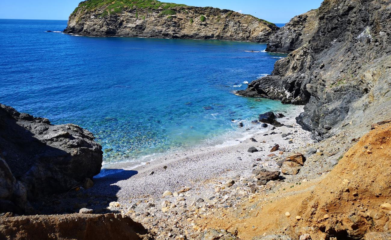 Propatoumenos beach II'in fotoğrafı gri çakıl taşı yüzey ile