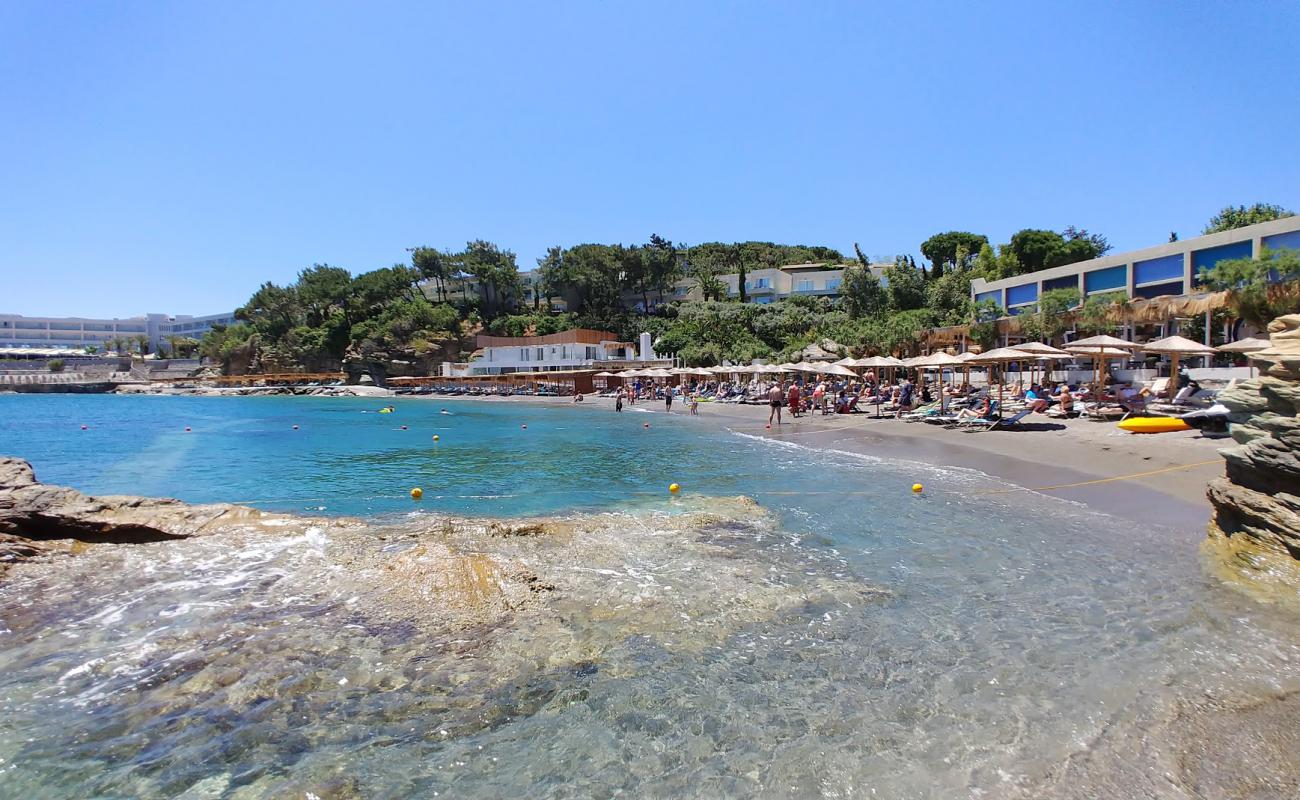 Kladissos Beach'in fotoğrafı kahverengi kum yüzey ile