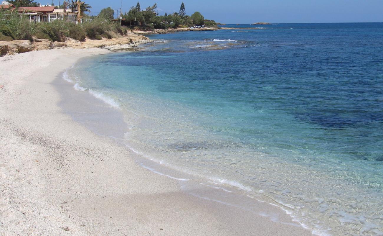 Limanakia beach'in fotoğrafı küçük bej çakıl yüzey ile