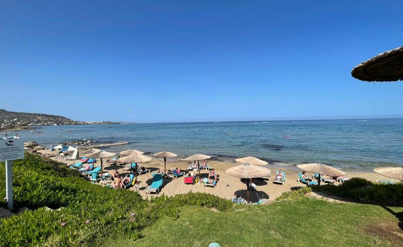 Alexander Beach'in fotoğrafı i̇nce kahverengi kum yüzey ile