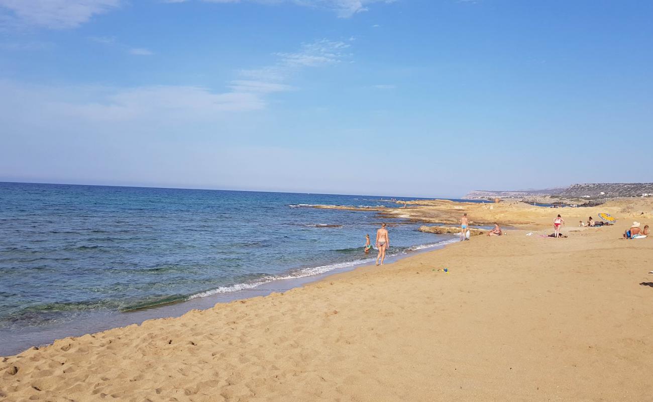 Potamos Beach II'in fotoğrafı kahverengi kum yüzey ile