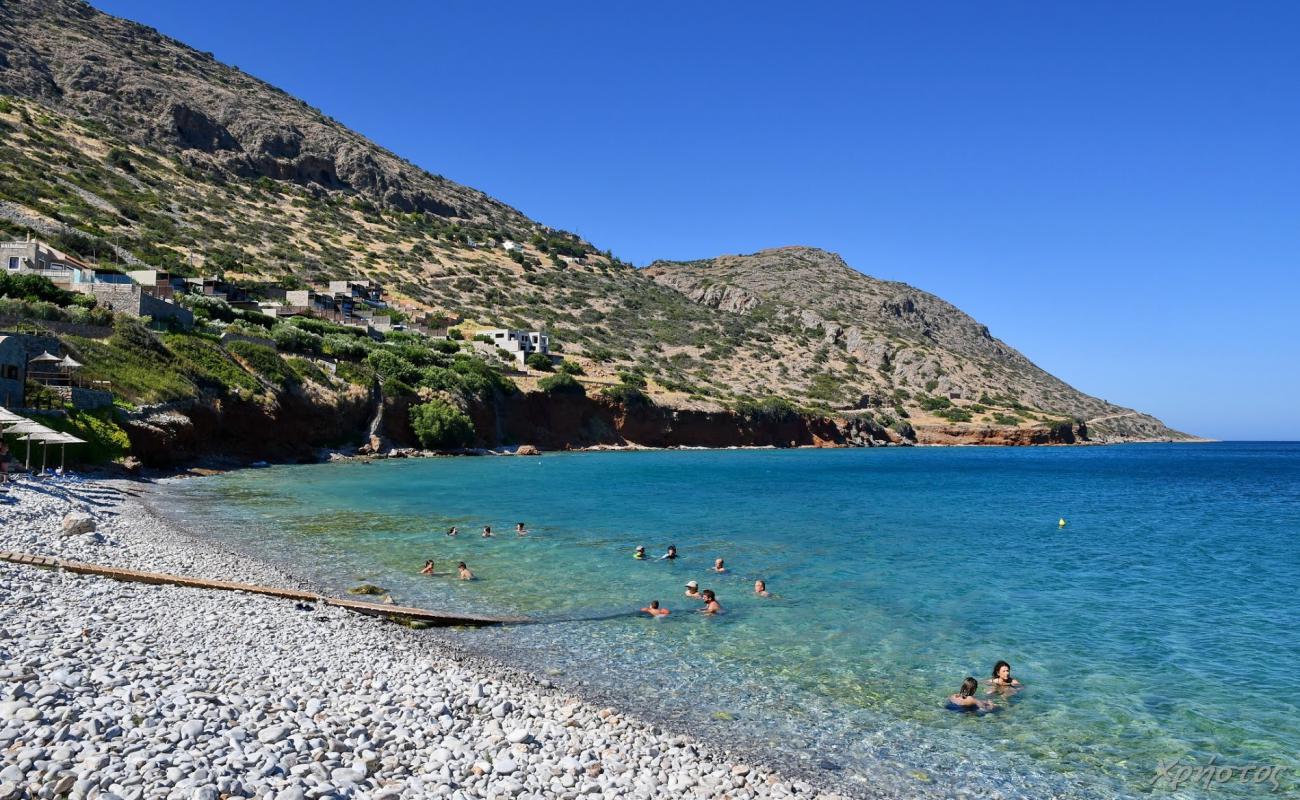 Paralia Plakas'in fotoğrafı bej çakıl yüzey ile