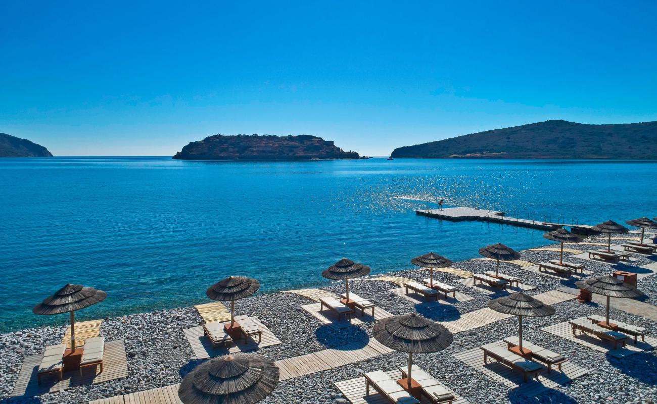 Agia Marina'in fotoğrafı bej çakıl yüzey ile