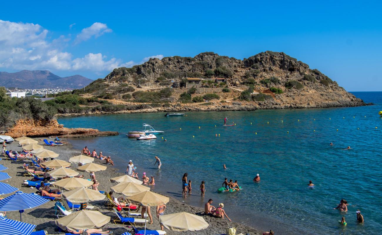 cave Thief'in fotoğrafı küçük gri çakıllar yüzey ile