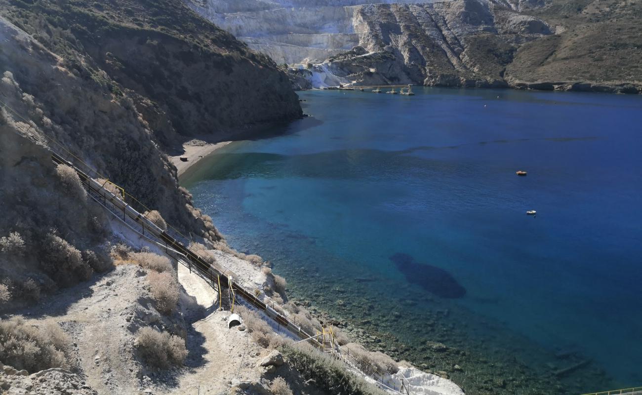 Altsi beach'in fotoğrafı hafif çakıl yüzey ile