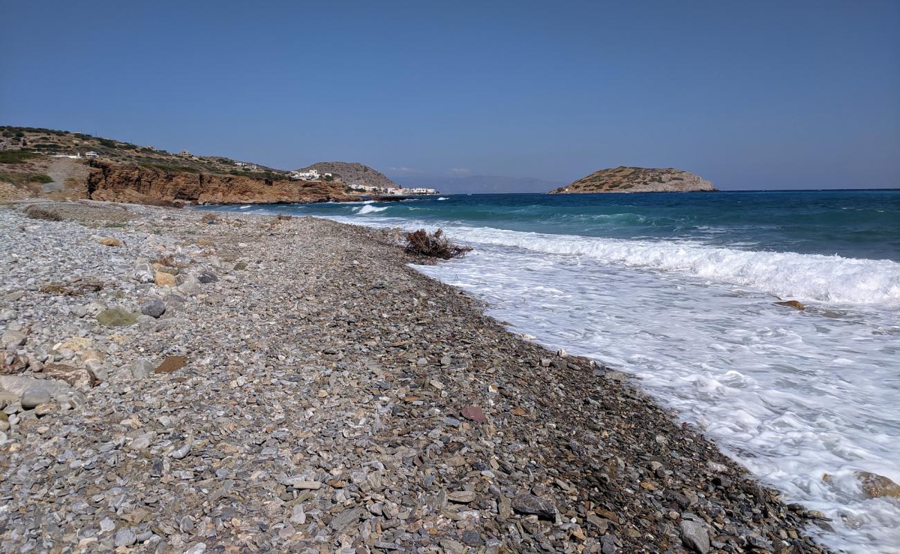 Baths beach'in fotoğrafı gri çakıl taşı yüzey ile