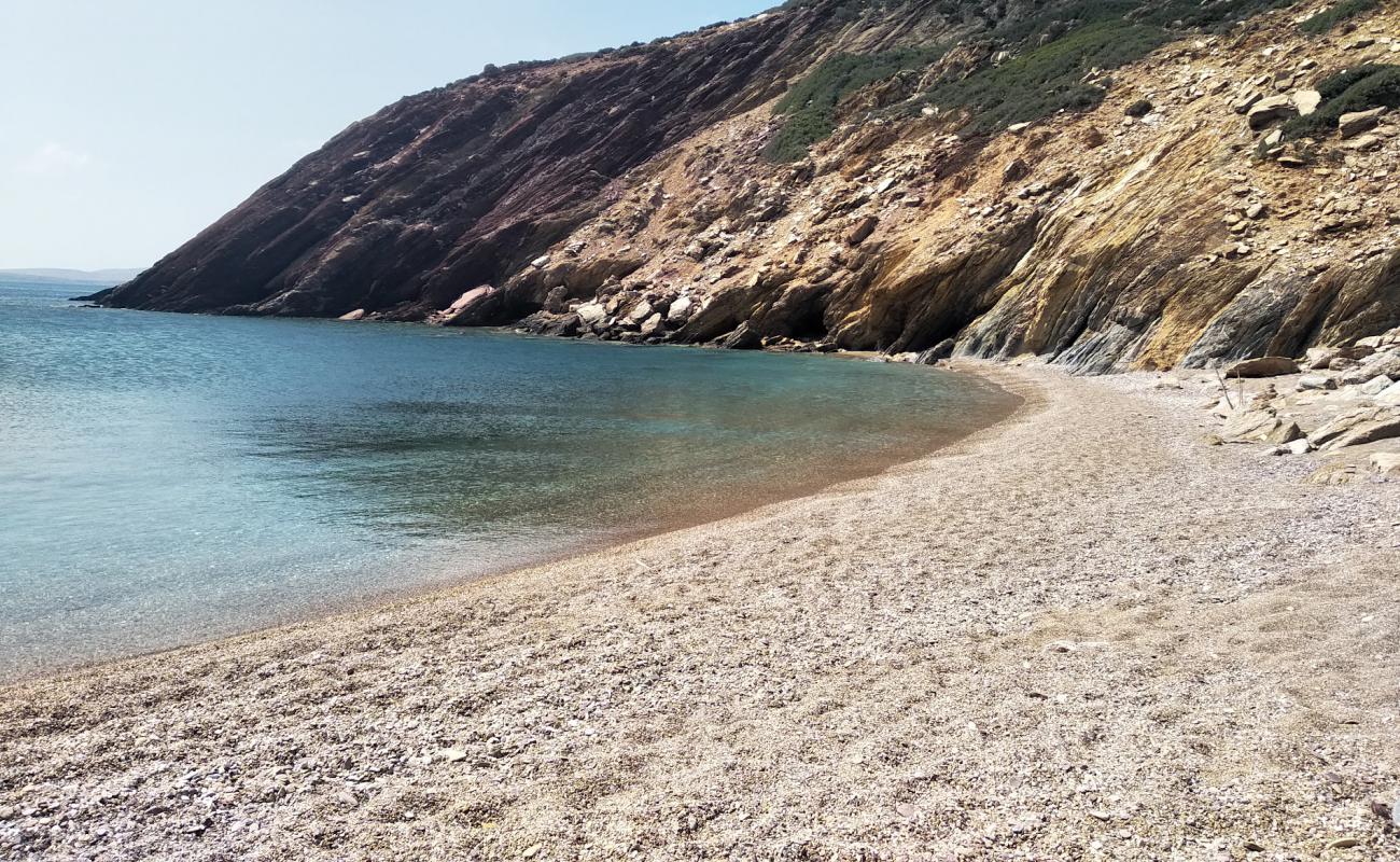 Kedromouri beach'in fotoğrafı küçük bej çakıl yüzey ile