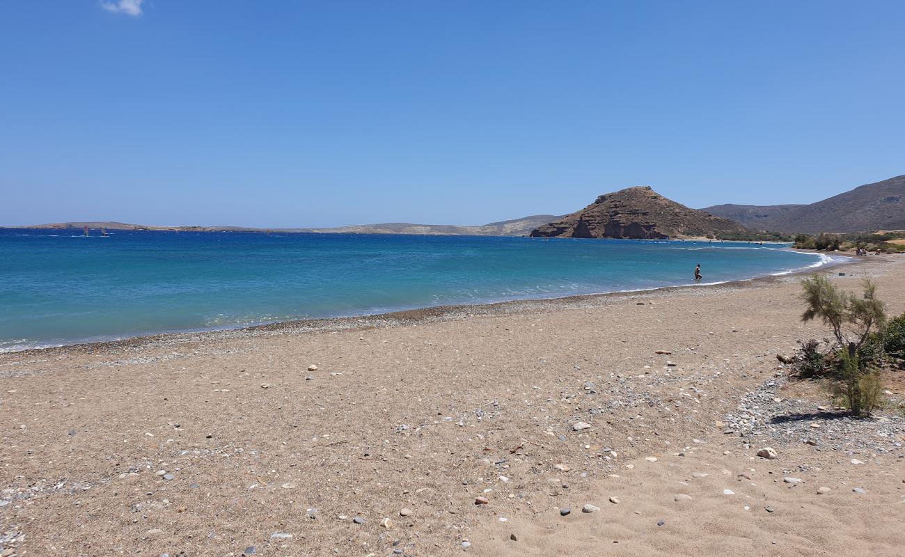 Kouremenos beach'in fotoğrafı bej kum ve çakıl yüzey ile