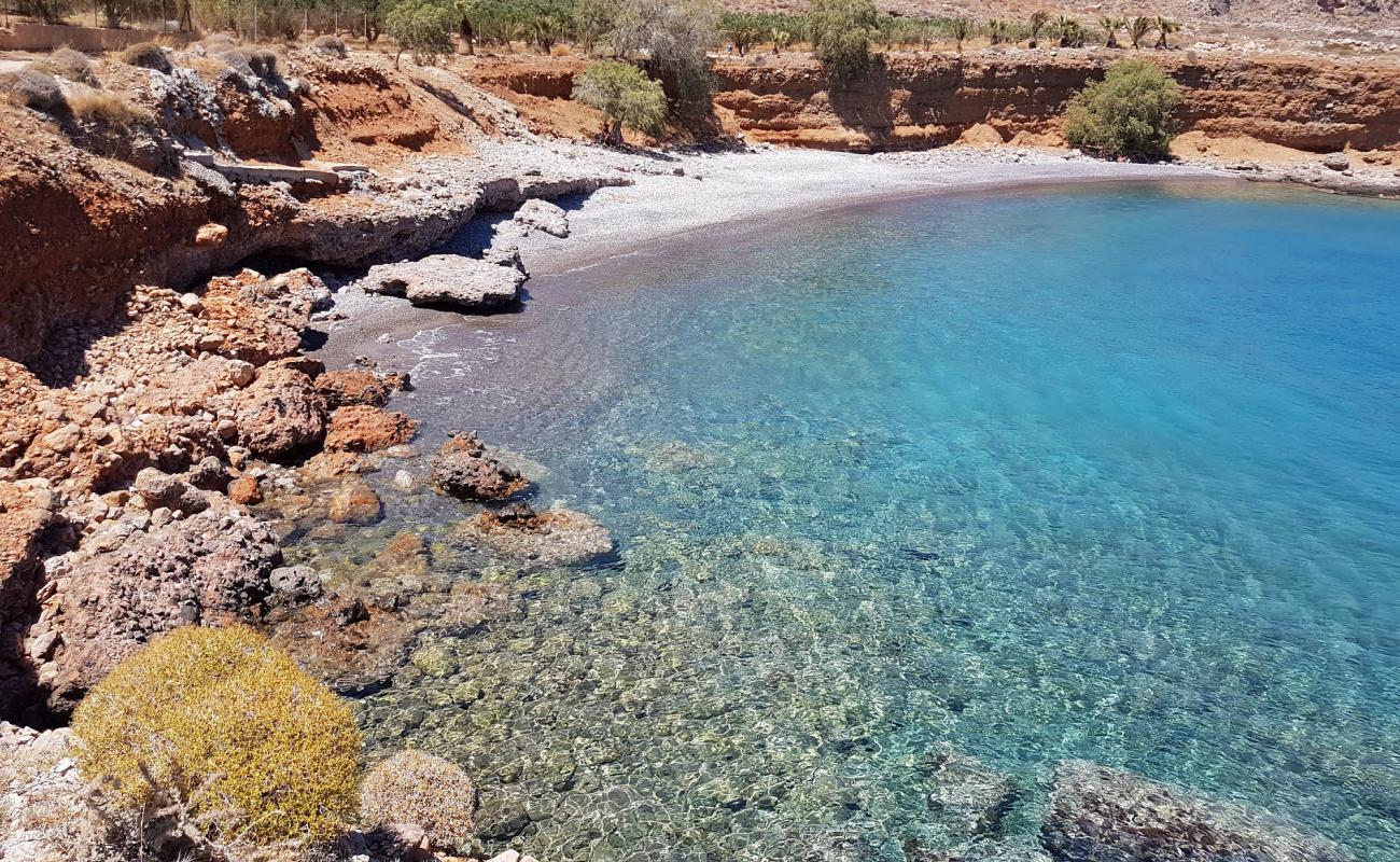 Ligia Lakos beach'in fotoğrafı hafif çakıl yüzey ile