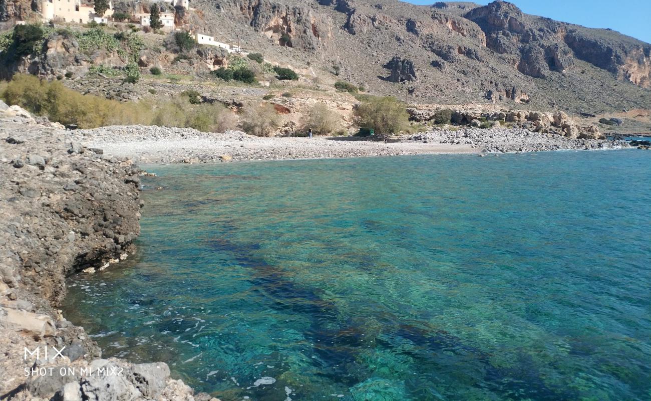 Kapsa beach'in fotoğrafı taşlar yüzey ile