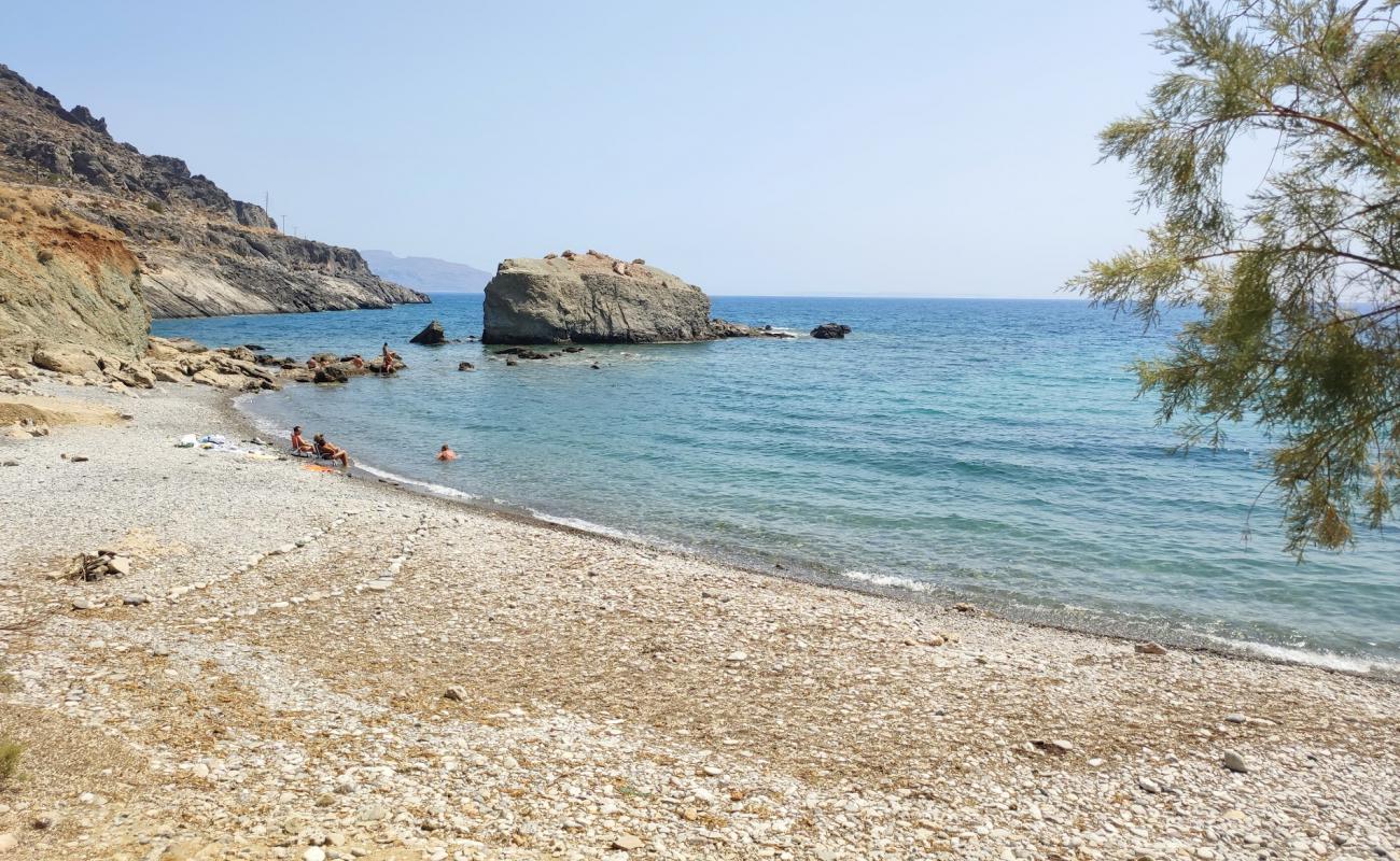 Vlychada beach'in fotoğrafı bej çakıl yüzey ile