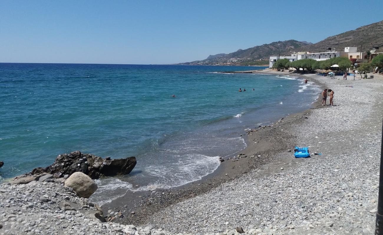 Koutsouri beach'in fotoğrafı gri kum ve çakıllar yüzey ile