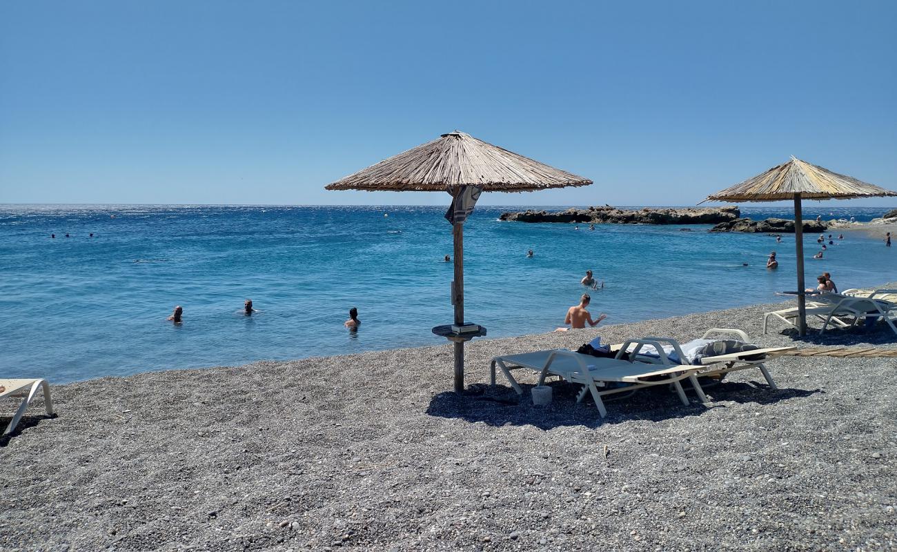 Katharada beach'in fotoğrafı bej çakıl yüzey ile