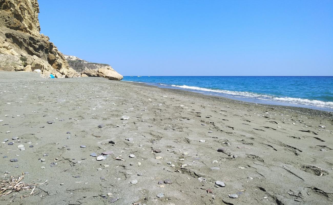 Vourdolakos beach'in fotoğrafı açık bej kum yüzey ile