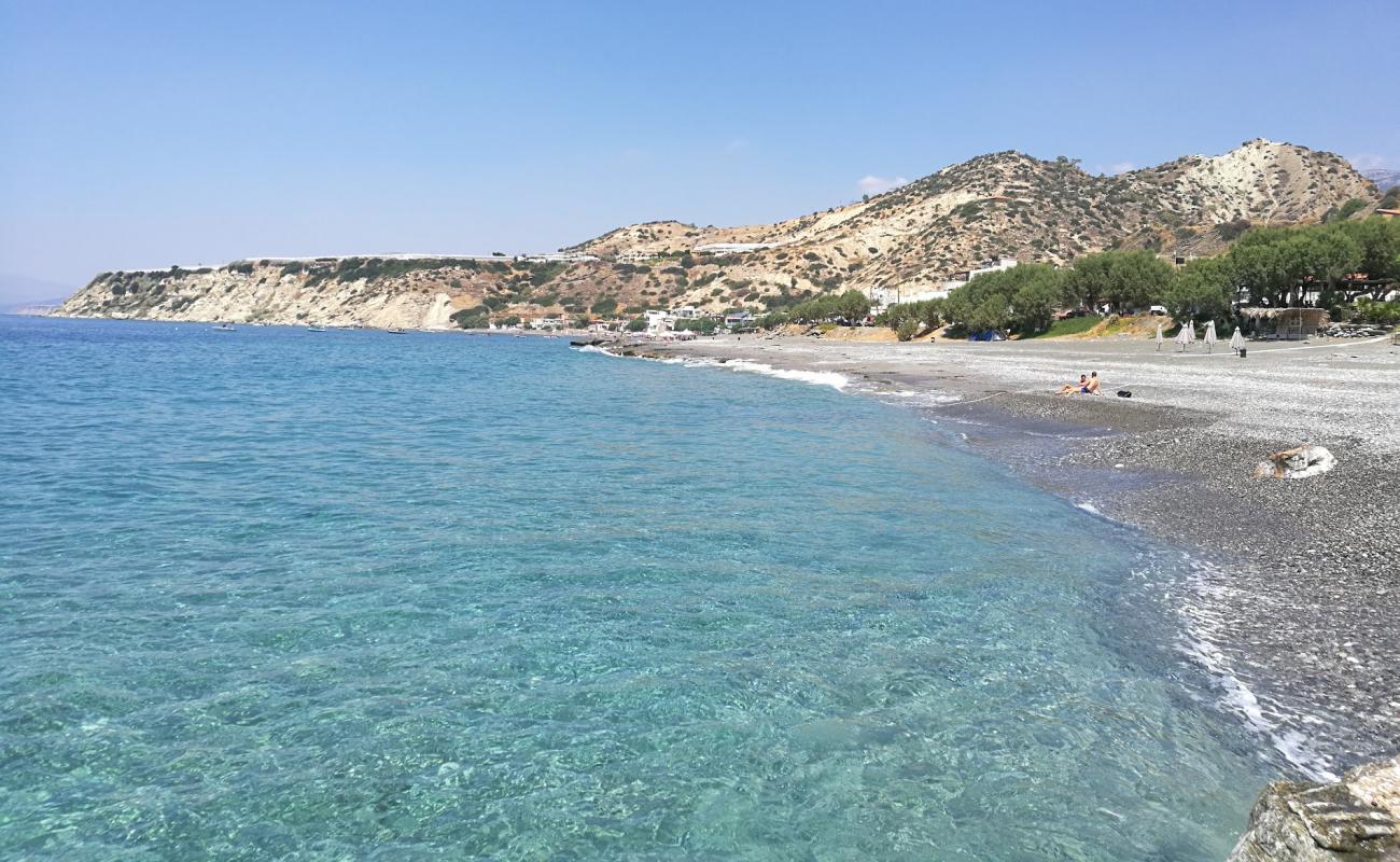 Sidonia beach'in fotoğrafı küçük gri çakıllar yüzey ile