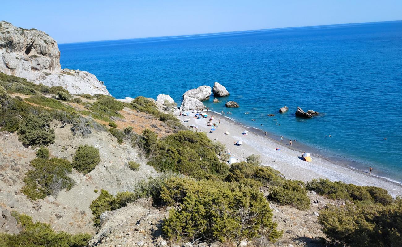 Paralia Listi'in fotoğrafı hafif çakıl yüzey ile