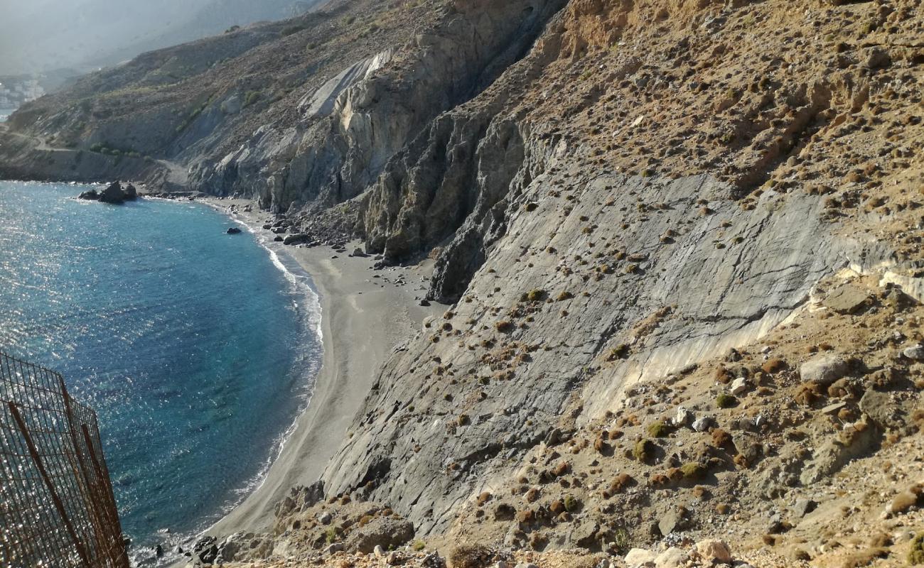 Krygia Vlychada'in fotoğrafı küçük gri çakıllar yüzey ile
