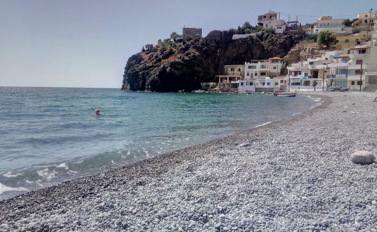 Three Churches beach'in fotoğrafı bej çakıl yüzey ile