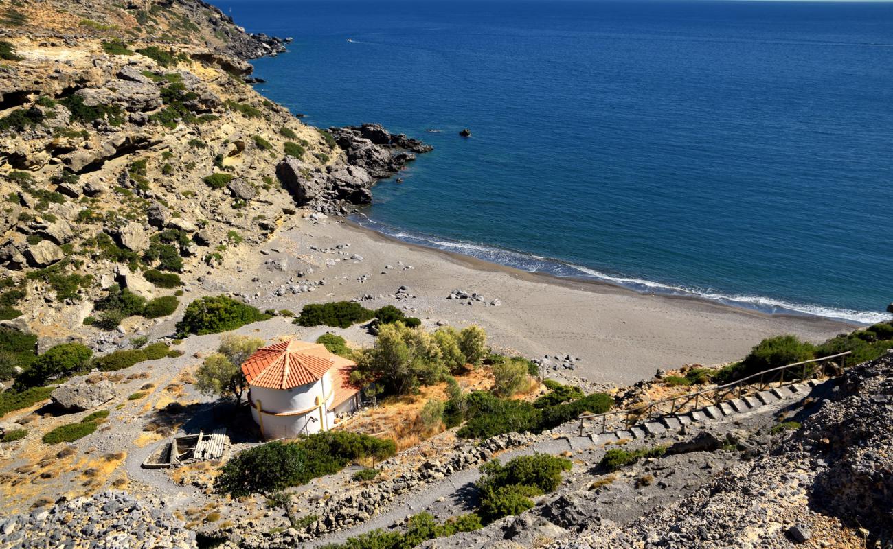 Paralia Elygias'in fotoğrafı gri çakıl taşı yüzey ile