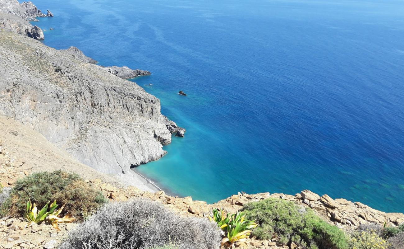 Lepria beach'in fotoğrafı gri çakıl taşı yüzey ile