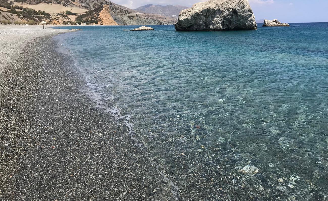 Makria Ammos'in fotoğrafı gri çakıl taşı yüzey ile